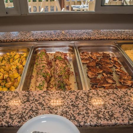 Porto Planos Beach Hotel Екстер'єр фото