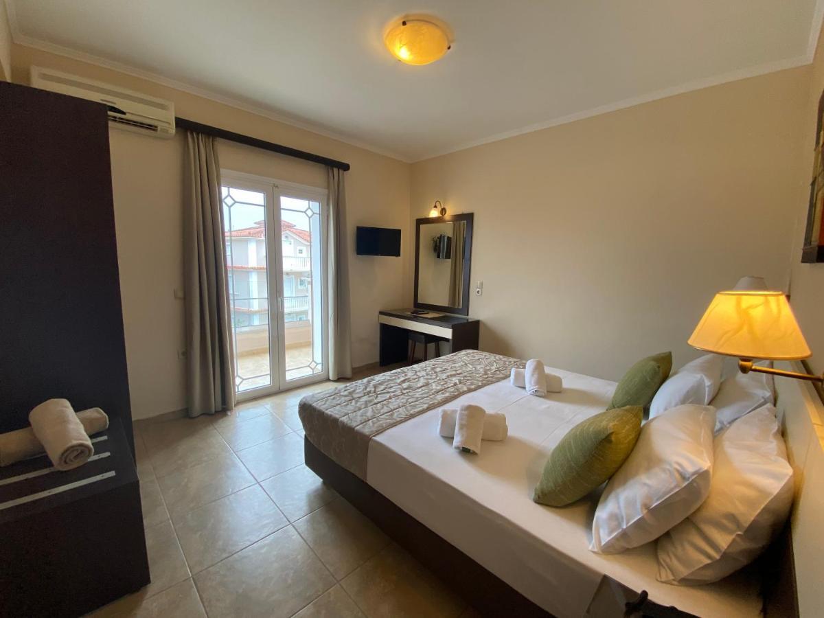 Porto Planos Beach Hotel Екстер'єр фото