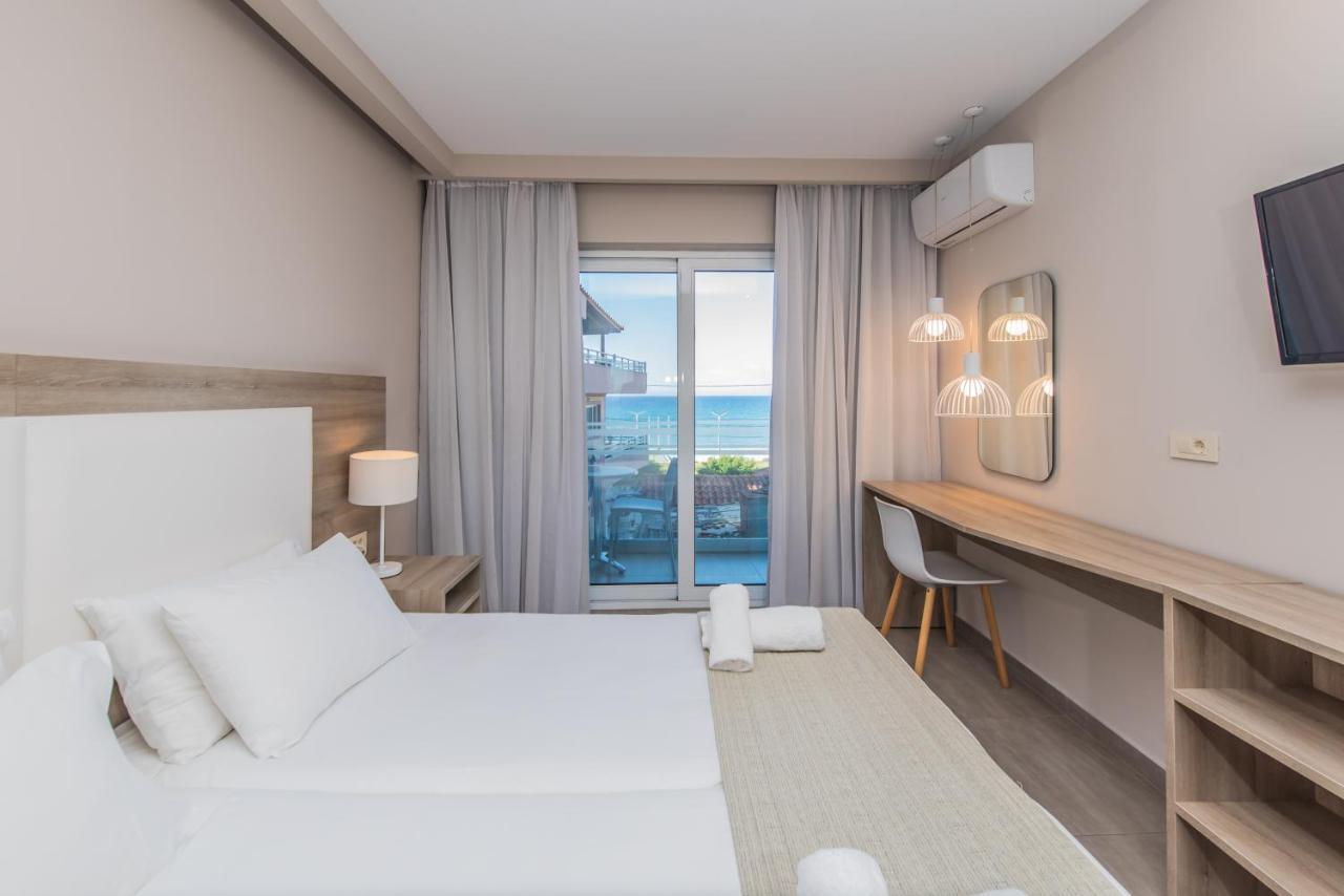 Porto Planos Beach Hotel Екстер'єр фото