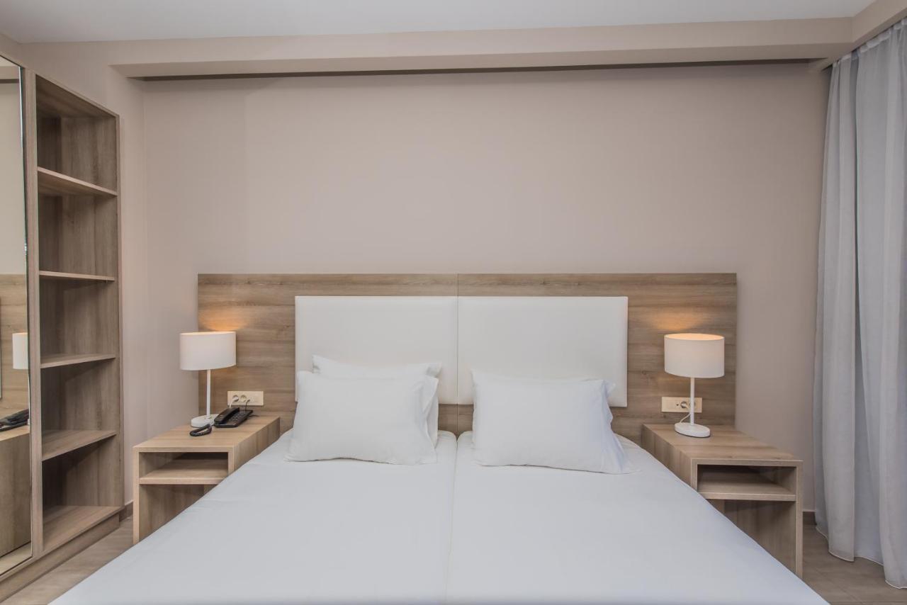 Porto Planos Beach Hotel Екстер'єр фото